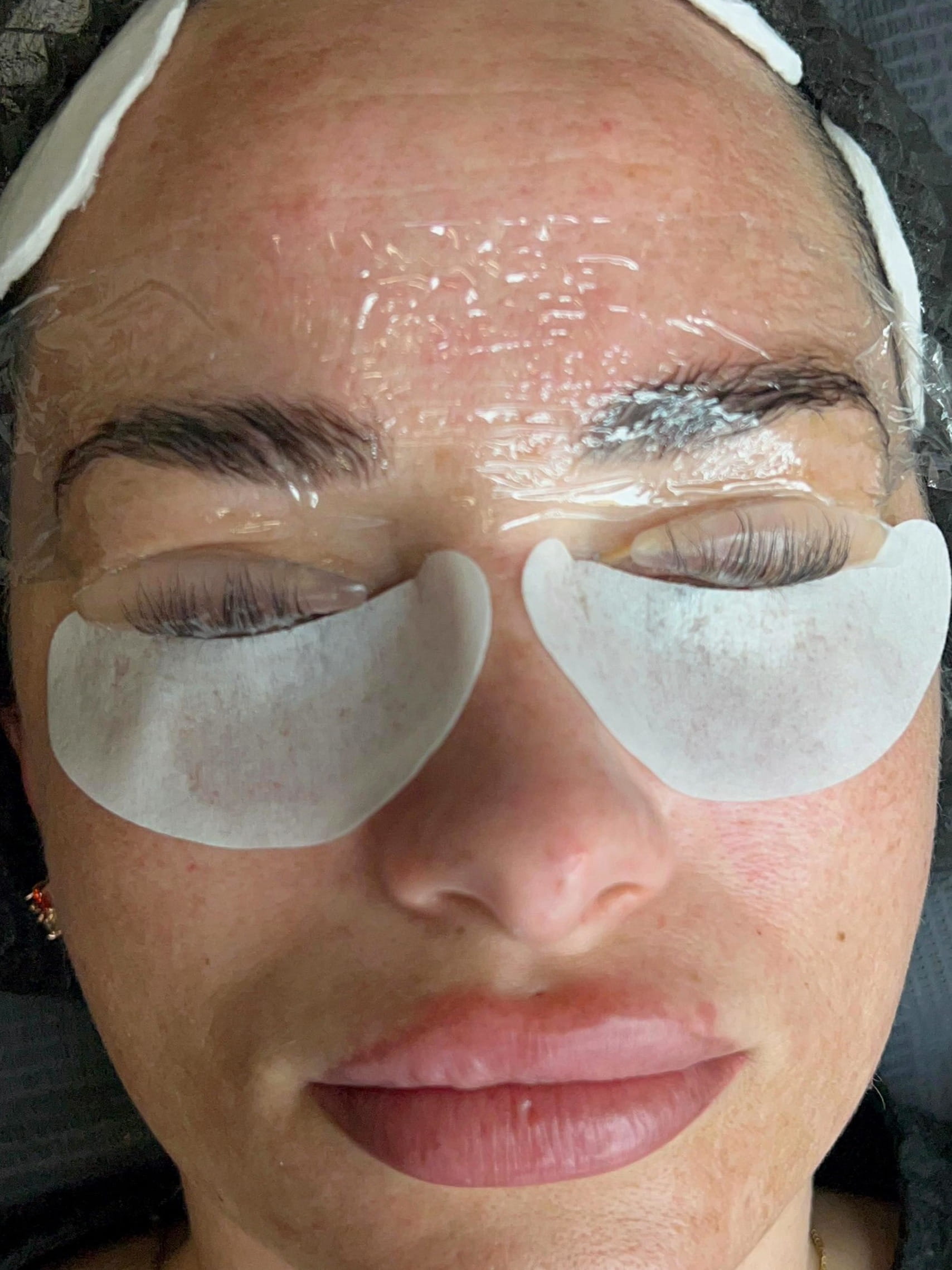 Wimpernllifting und Augenbrauenlifting